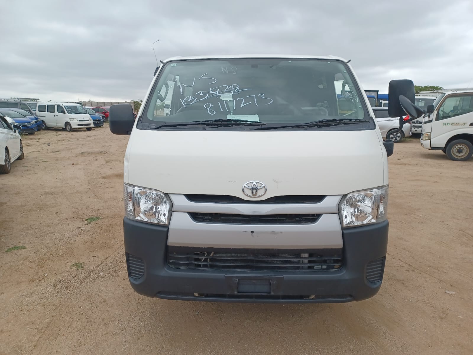 TOYOTA HIACE 2017